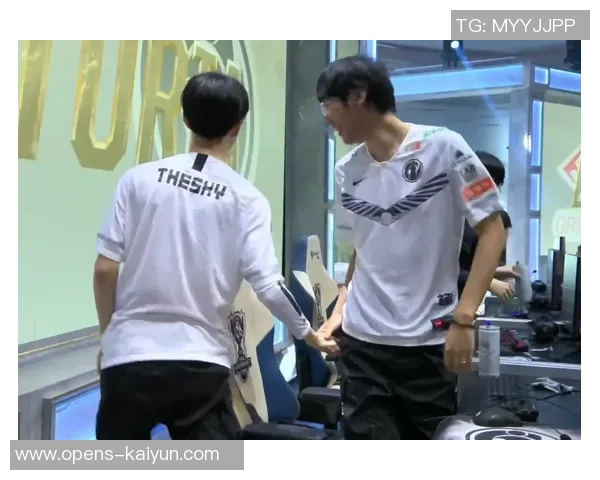 逆转的终点线：小贾巴里的拼搏瞬间与比赛结局的深度解析